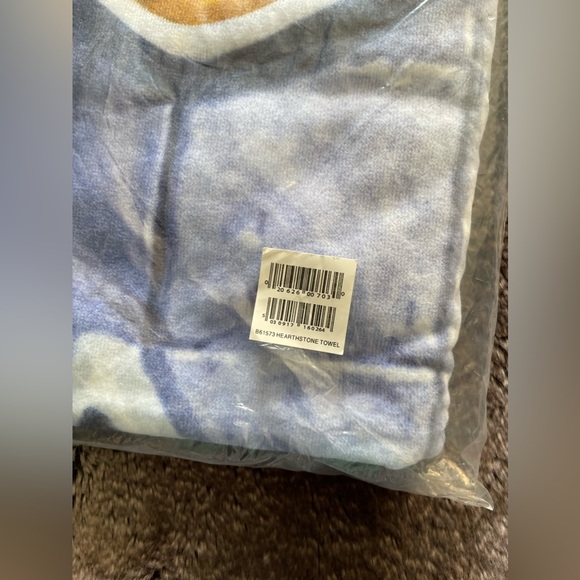 NEW SEALED Blizzard Entertainment World Of Warcraft “Hearthstone” Beach Towel - Picture 5 of 5